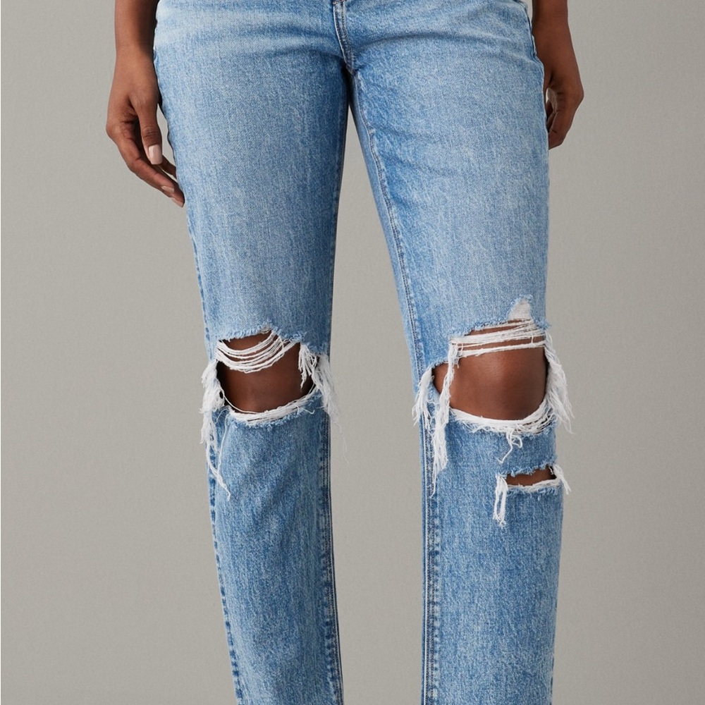BRAND NEW [NWT] distressed mom jeans American Eagle AE x-short size 0